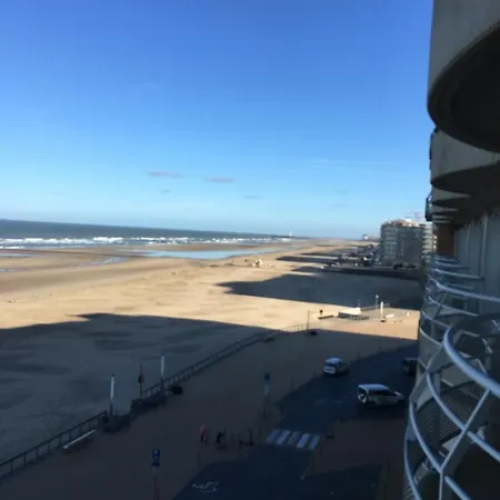 4 Pers Met Frontaal Zeezicht & Prive Zwembad * Ostend